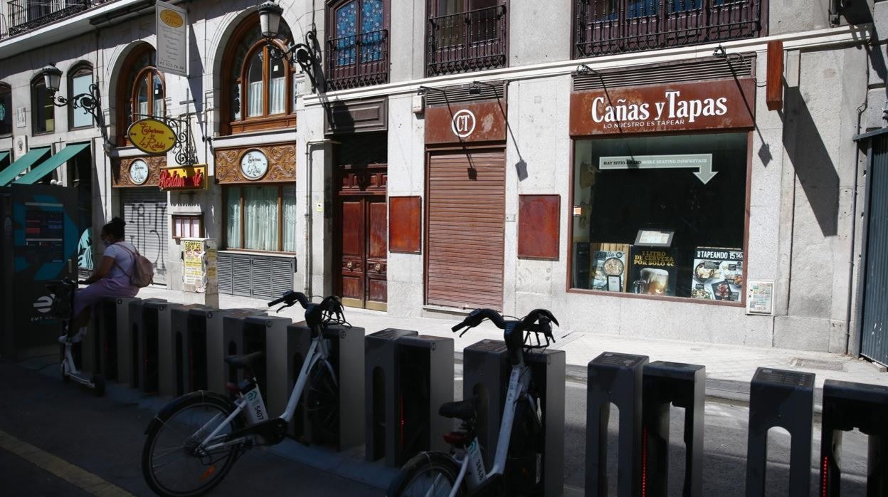 Varios negocios cerrados por el Covid durante el año pasado