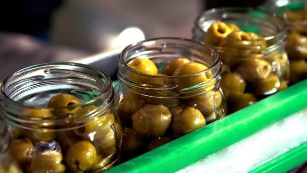 ¿Engaño al consumidor? La industria vende aceituna carrasqueña como manzanilla de Sevilla, que es más cara