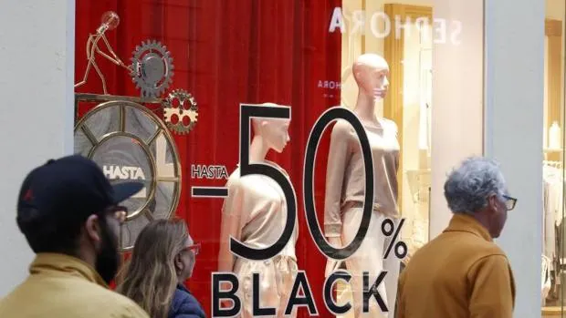 Los españoles se lanzan a comprar en el Black Friday por el miedo a la falta de productos en Navidad