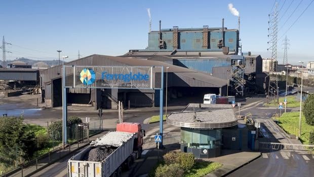 Ferroglobe se suma a los parones de producción de la industria por los altos precios de la luz