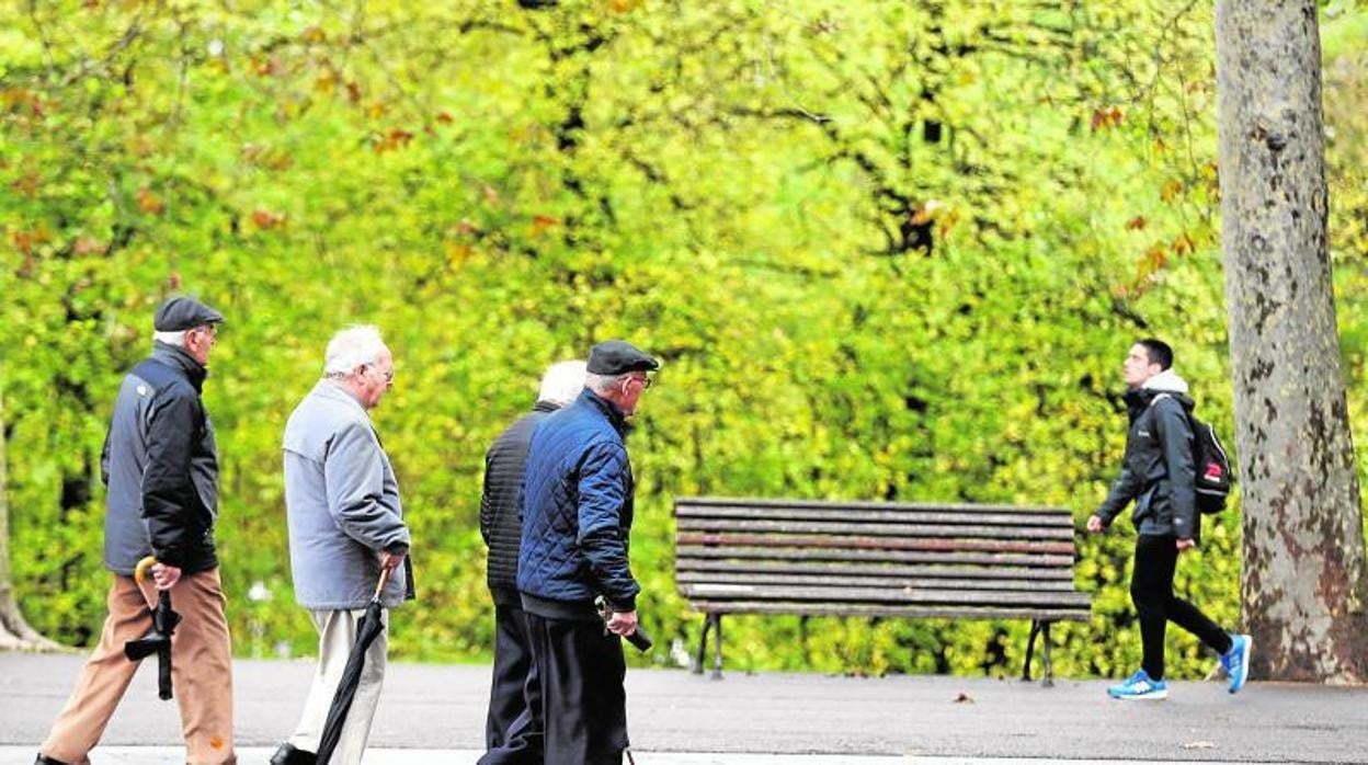 Así subirán las pensiones en 2022: casi 30 euros de media al mes y 268 de &#039;paguilla&#039;