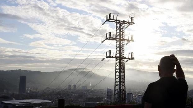 El precio de la luz vuelve a subir este lunes y marca un nuevo récord con 339,84 euros el megavatio hora