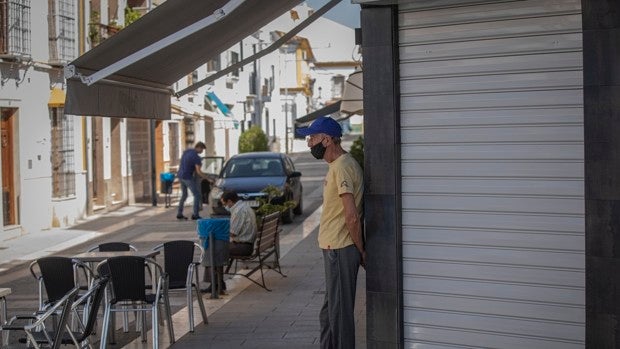 Casi medio millón de trabajadores andaluces en ERTE recibieron de la Junta un pago de 210 euros