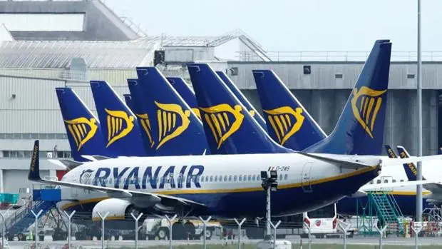 Baleares multa con 24.000 euros a Ryanair por cobrar el equipaje de mano