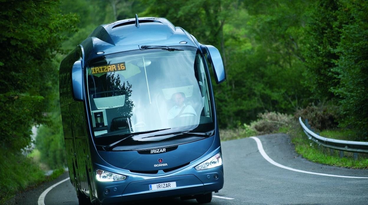 La patronal del transporte en autobús pide un alza de las tarifas por las subidas del gasóleo y del gas