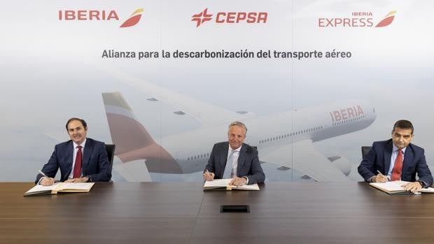 Las plantas andaluzas de Cepsa producirán biocombustibles para aviones