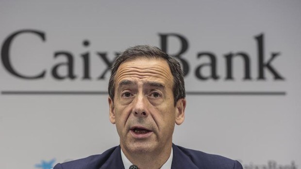 Caixabank ganó 5.226 millones en 2021 por el impacto de absorber Bankia