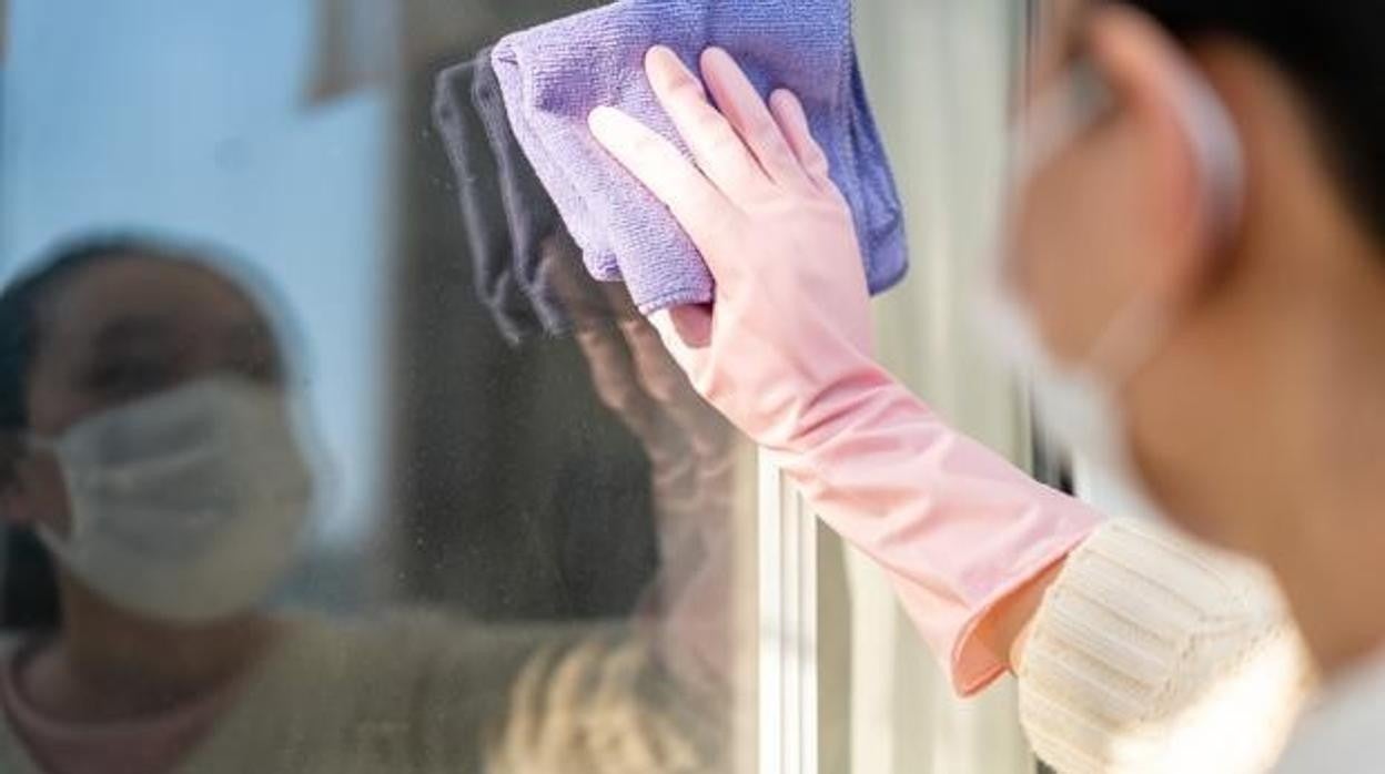 El sueldo de las empleadas del hogar ascendió a los 965 euros mensuales