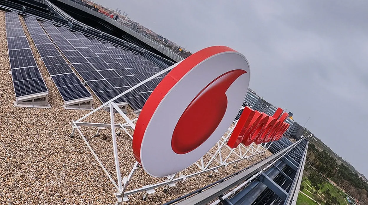 Vodafone abre el baile de las fusiones y no descarta una operación con Másmovil en España