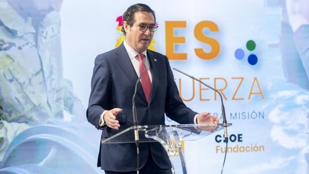 La CEOE cierra la puerta a alzas salariales del 5% y ofrece un 2,5% a los sindicatos