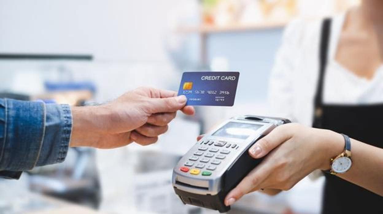 Los pagos con tarjeta requieren de una copia para evitar estafas o errores