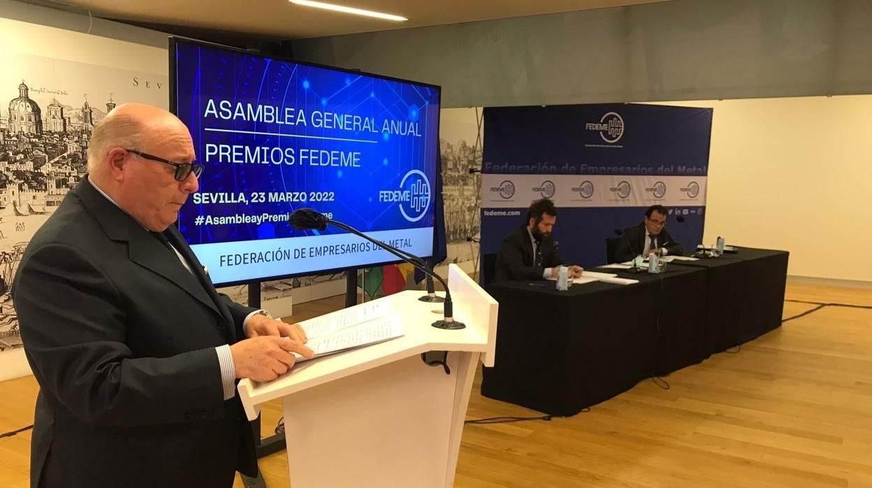 El presidente de Fedeme, Francisco Moreno Muruve, se dirige a los empresarios presentes en la asamblea