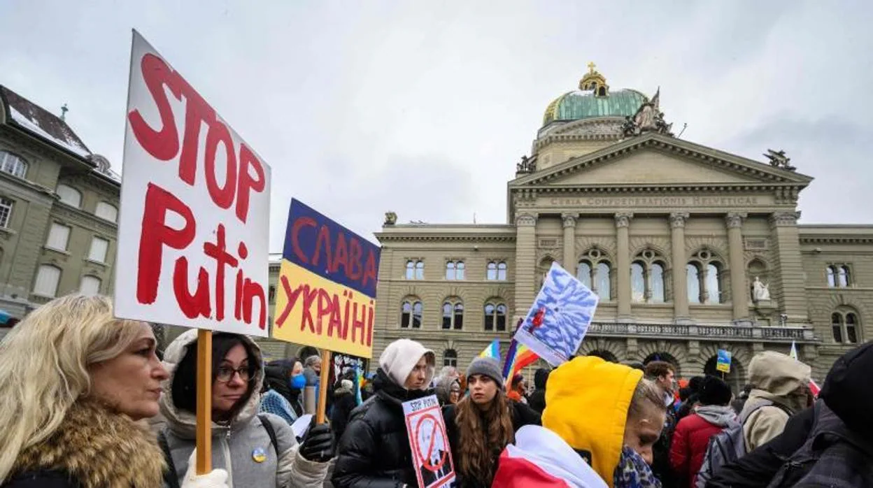 Protesta contra Rusia en la ciudad suiza de Berna
