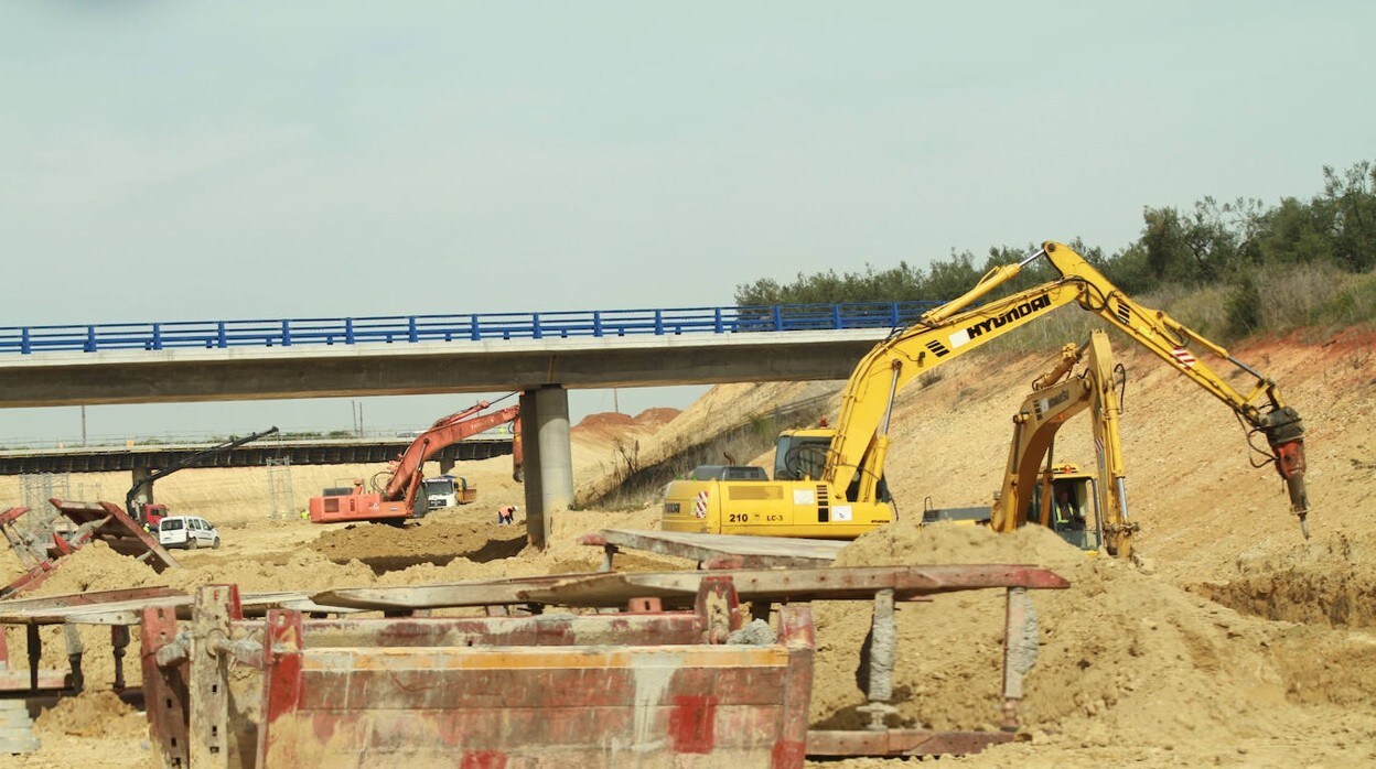 Obras en 2017 del tramo de la SE-40 entre Coria y Almensilla