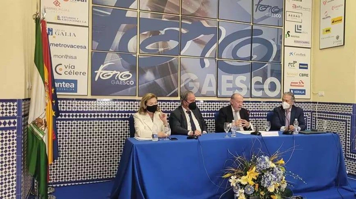 El presidente de la Federación Andaluz de Municipios y Provincias (Famp), Fernando Rodríguez Villalobos, en el foro Gasco este miércoles