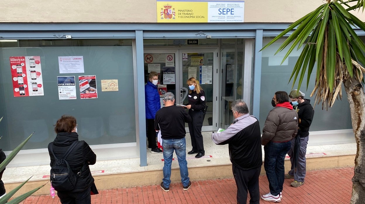 Oficina en Alicante del Servicio Público de Empleo Estatal (SEPE)