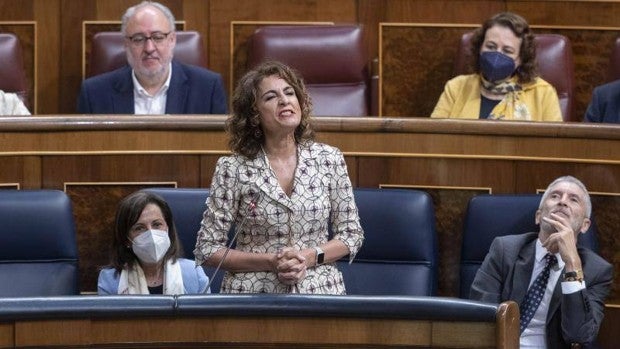 Gobierno y sindicatos pactan una oferta histórica de 30.000 plazas de funcionarios, 4.000 de ellos interinos