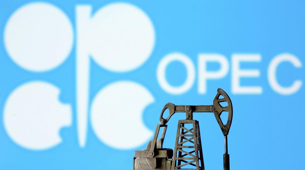 La OPEP+ producirá 650.000 barriles más de crudo, insuficiente para que bajen los precios