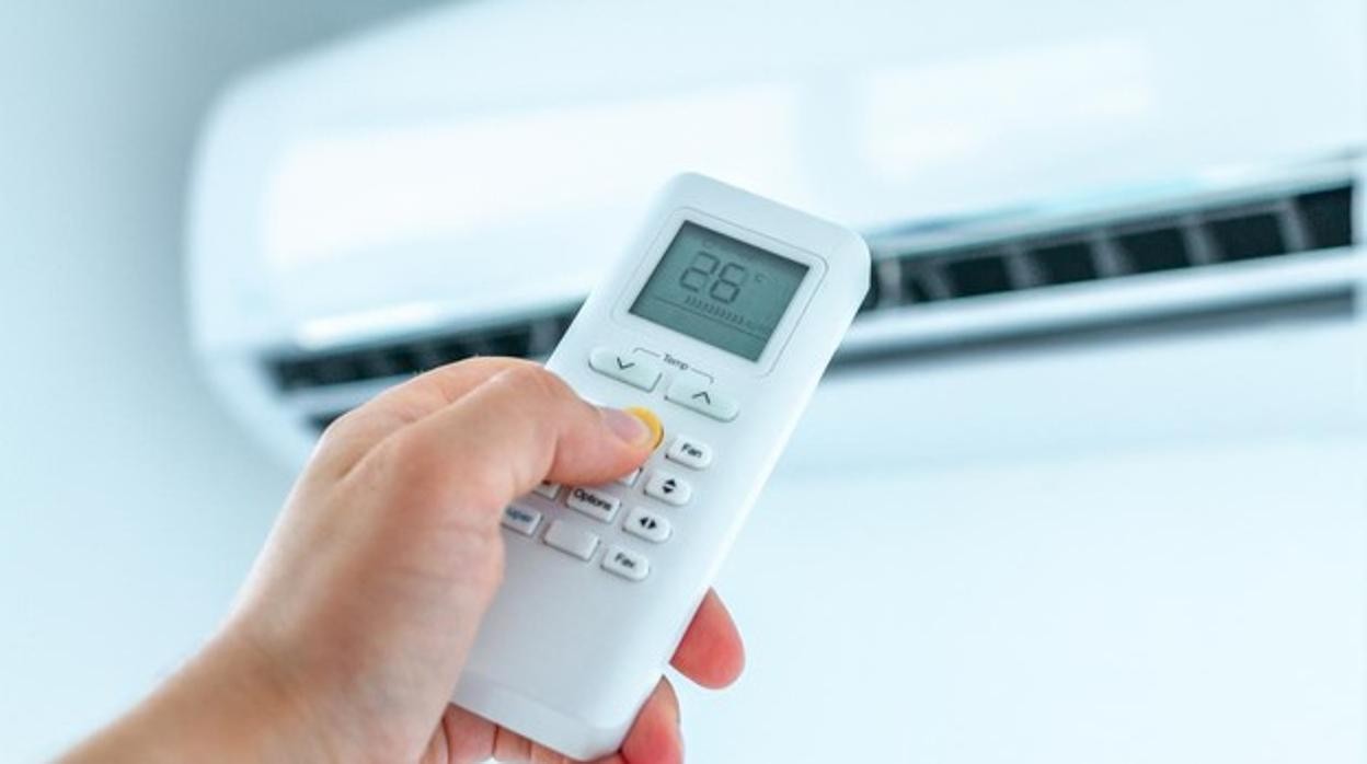 Ventilar a primera hora o bajar las persianas: algunos consejos para reducir a la mitad la factura del aire acondicionado