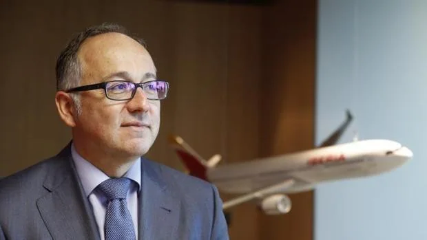 IAG espera un verano «complicado» en «muchos aeropuertos» para el sector aéreo