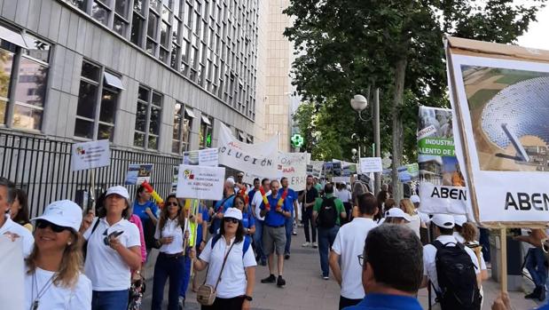 Los comités de empresa de Abengoa se encierran en la SEPI para exigir el rescate del grupo