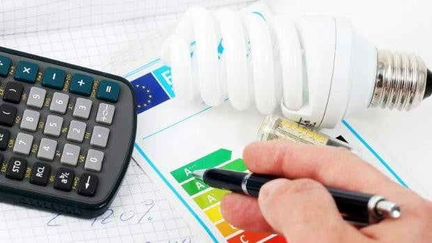 ¿Cuánto ahorrará un hogar medio con la bajada del IVA de la luz?