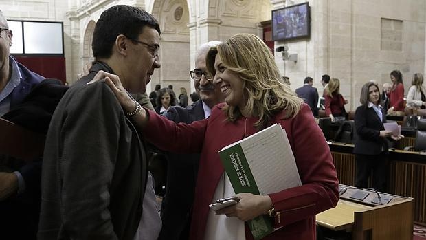 Susana Díaz, junto a Mario Jiménez, en el Parlamento