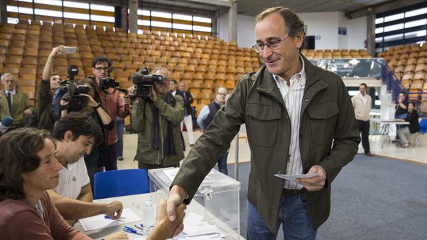 Alfonso Alonso pide que los ciudadanos voten por el «futuro del País Vasco y de España»