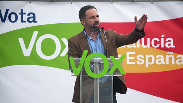 Abascal llama «inútil» al Partido Popular por no haber desalojado al PSOE de la Junta de Andalucía en 40 años
