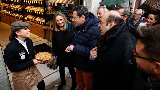 Juanma Moreno promete «devolver» la Alhambra y Sierra Nevada a Granada tras las elecciones andaluzas