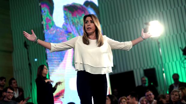 Susana Díaz lo confía todo al verde... y al puerta a puerta de cara a las elecciones andaluzas