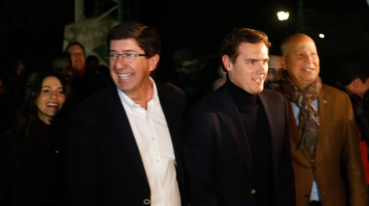 En Sevilla, mitin de cierre de campaña del candidato de Cs a la Presidencia de la Junta, Juan Marín, junto al presidente de Cs, Albert Rivera, y la portavoz nacional de Cs, Inés Arrimadas