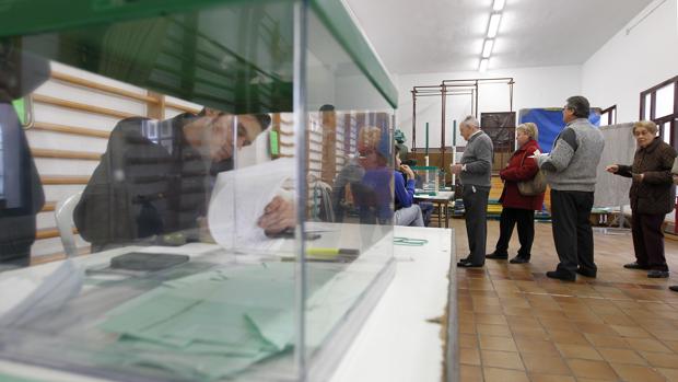 ¿Quién ganará las elecciones andaluzas? La jornada electoral en datos