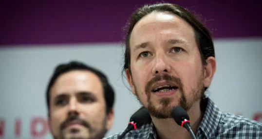 Pablo Iglesias, líder de Podemos, valorando los resultados junto a Alberto Garzón, de IU