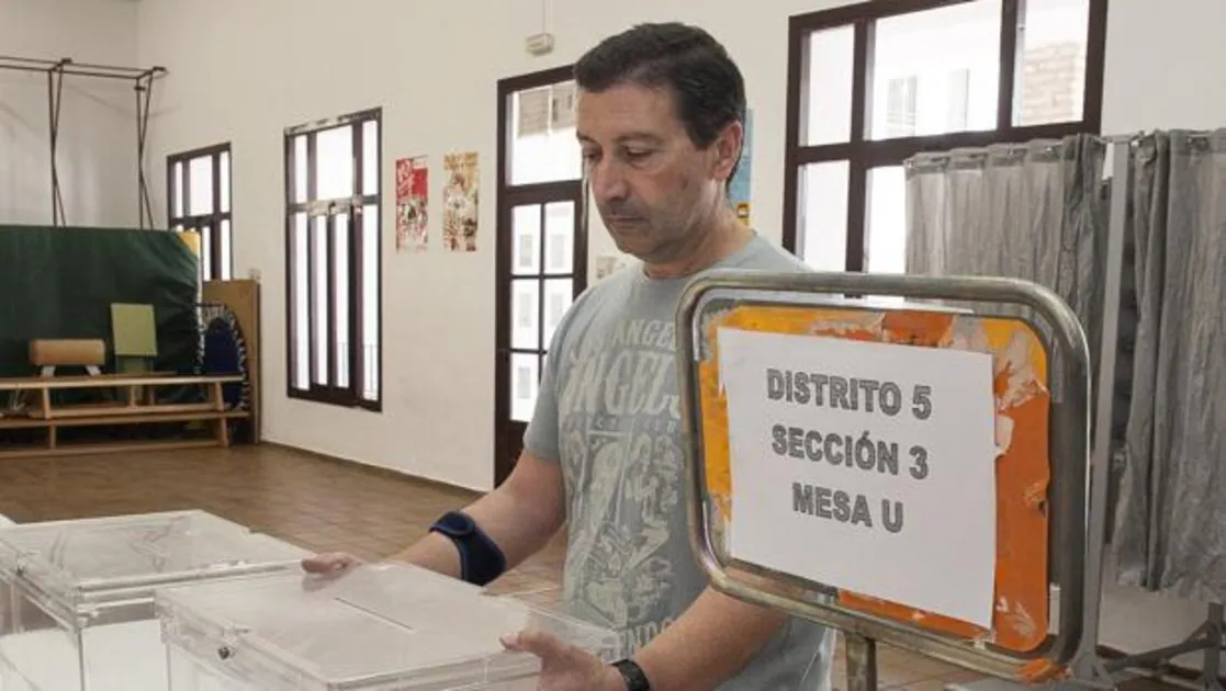 Imagen de arhivo de una mesa electoral en Córdoba
