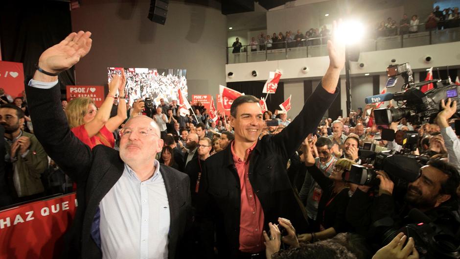 Pedro Sánchez cambia el Falcon por un avión privado para viajar a Castellón el primer día de campaña