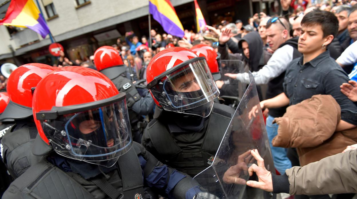 Altercados provocados por radicales en Rentería contra Ciudadanos