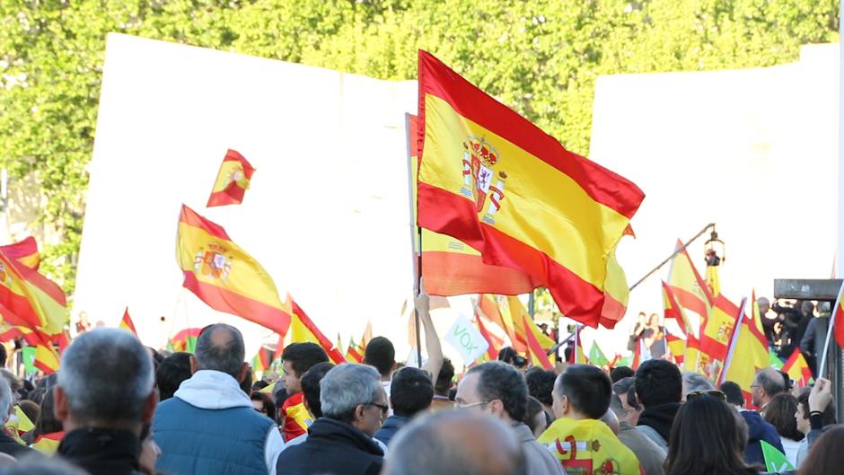 PP y Vox, dos cierres de campaña separados por un kilómetro y medio