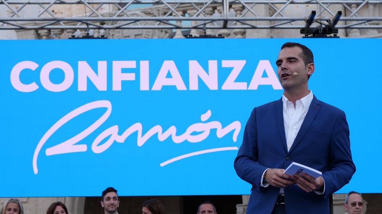 El alcalde y candidato a la reelección por el PP, Ramón Fernández-Pacheco