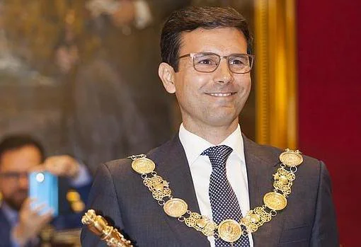 El alcalde de Granada y candidato socialista, Francisco Cuenca