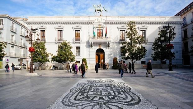 Operación: gobernar el Ayuntamiento de Granada tres años después