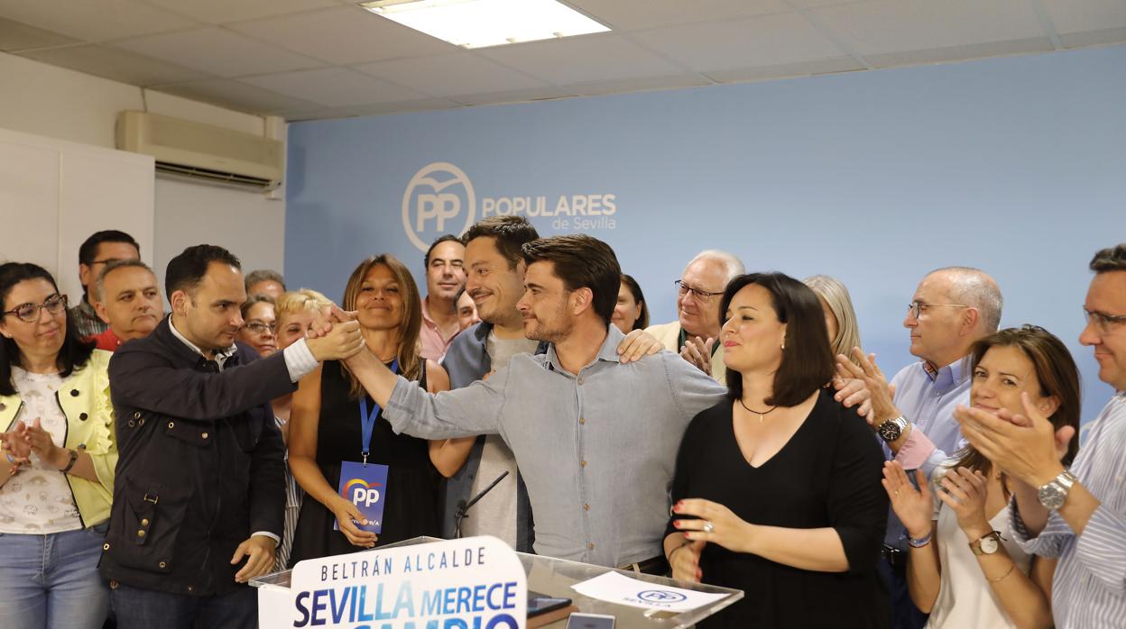 Beltrán Pérez y Virginia Pérez, tras los resultados electorales del PP