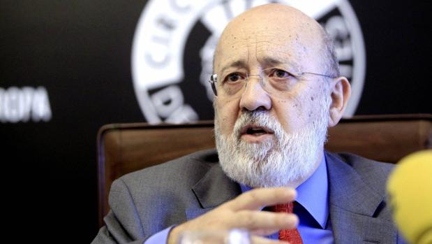 El presidente del CIS recomienda concentrar el voto en los partidos que «hoy por hoy pueden gobernar»