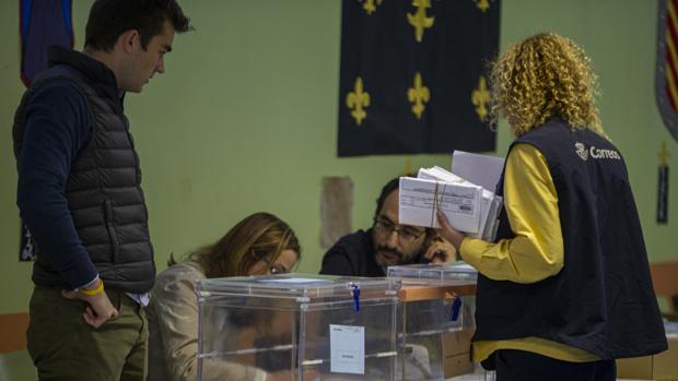 La JEC acuerda prorrogar el voto por correo para el 10-N hasta el 8 de noviembre