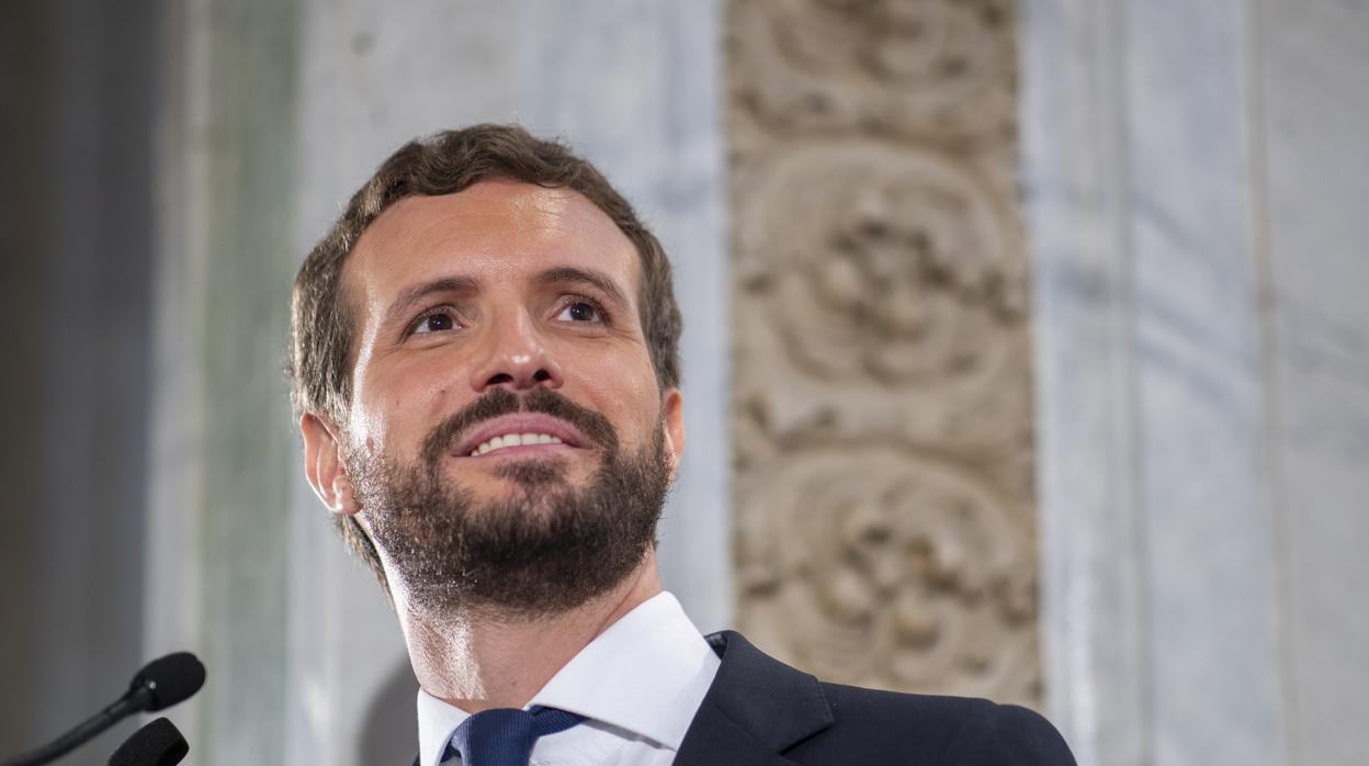 El presidente del PP, Pablo Casado, durante su encuentro en el Foro ABC-Deloitte