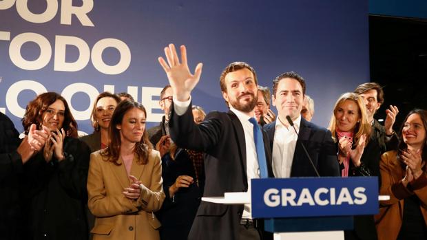 Casado celebra los resultados del PP y mantiene su «no» a Sánchez