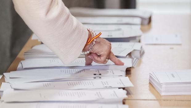 Muere cuando iba a votar en un colegio de Granada