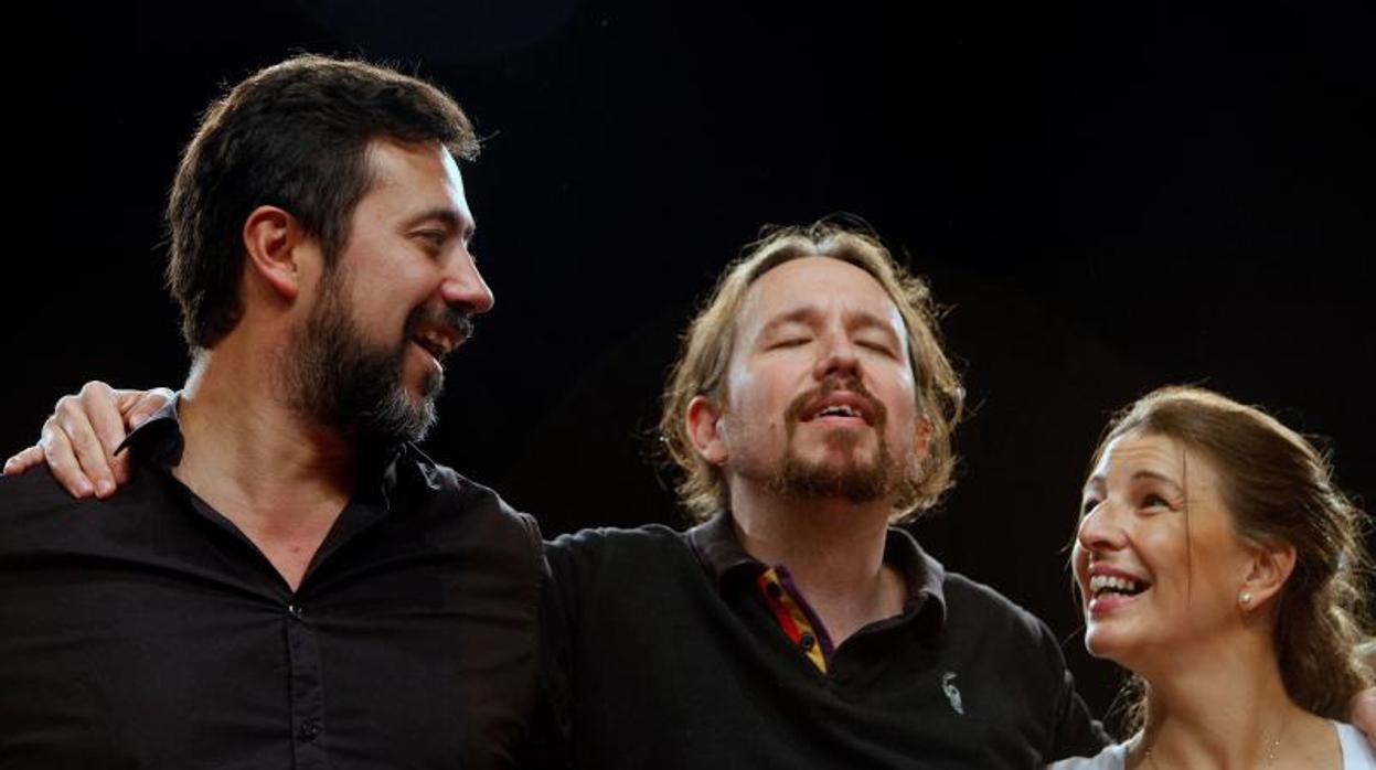 Pablo Iglesias, con Gómez-Reino y Yolanda Díaz, en un acto en Galicia el pasado mes de noviembre