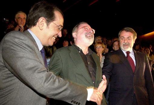 Savater juntó las manos de Redondo Terreros (PSE) y Mayor Oreja (PP) en 2001