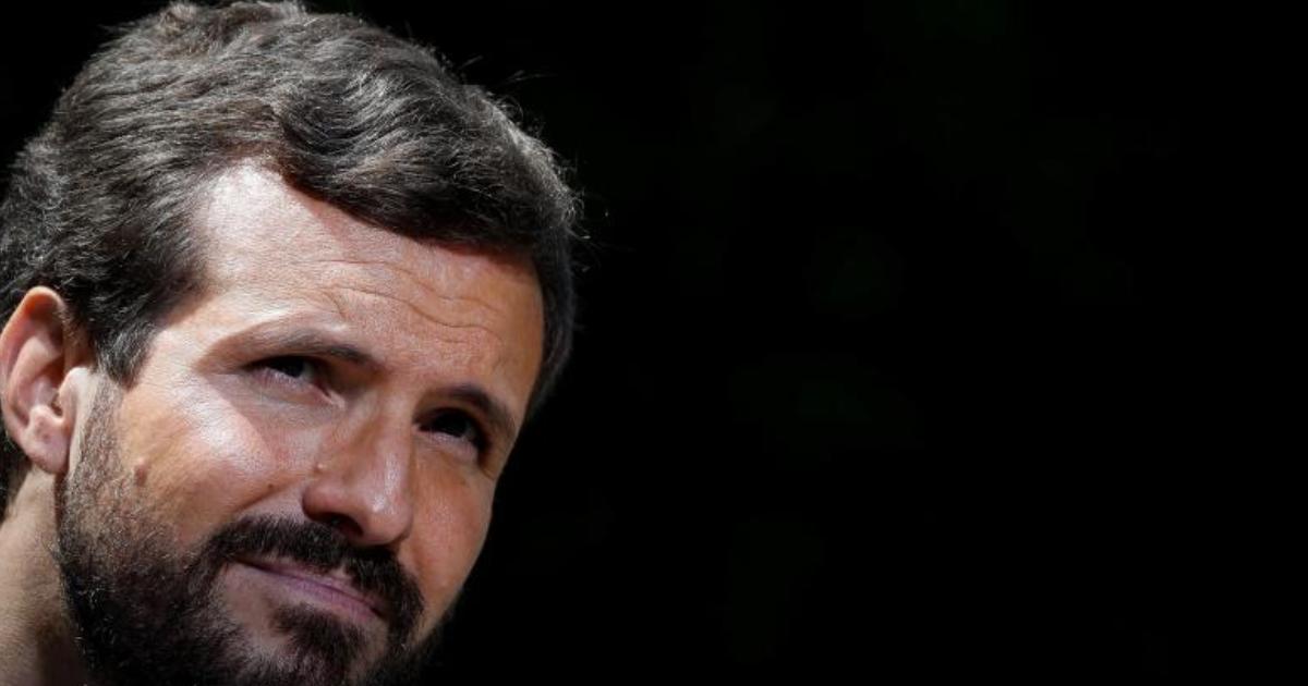 Casado, ayer, en un acto electoral en San Sebastián visitando una empresa biofarmacéutica